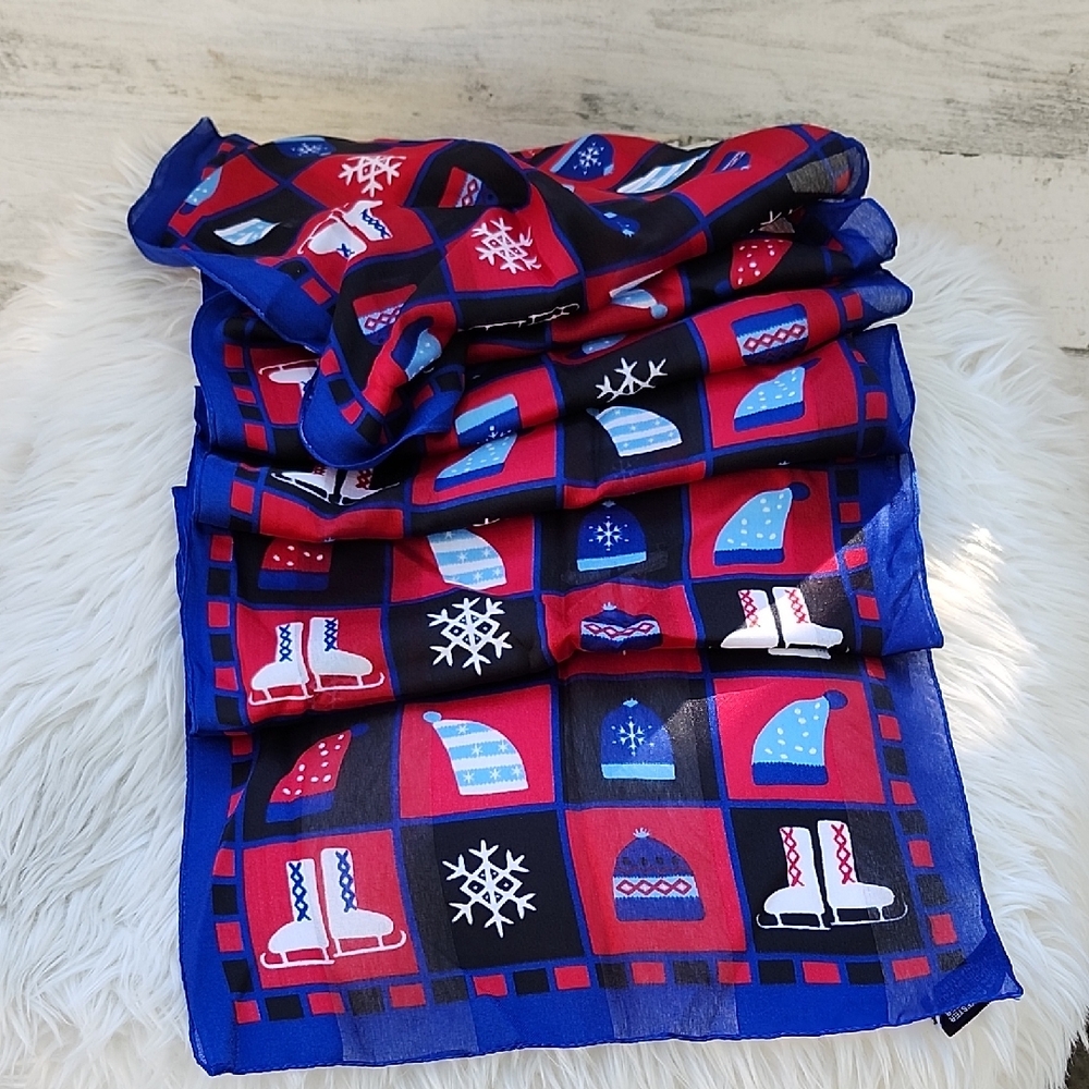 ITALIAN WINTER-THEMED SCARF